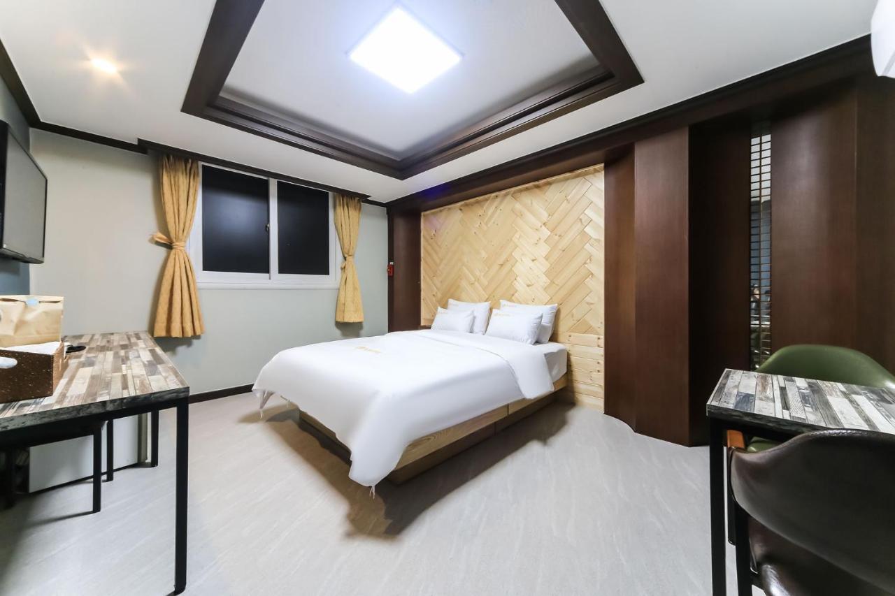 Geoje A-Plus Hotel Eksteriør billede