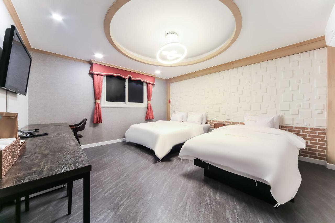 Geoje A-Plus Hotel Eksteriør billede