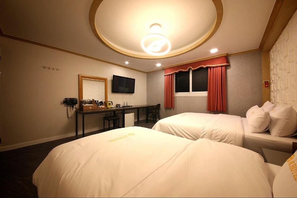 Geoje A-Plus Hotel Eksteriør billede